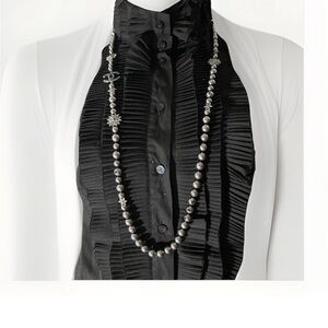 CHANEL Metal Gray Faux Pearls Stars Necklace Gunmetal Gray Hardware DAMAGE READ